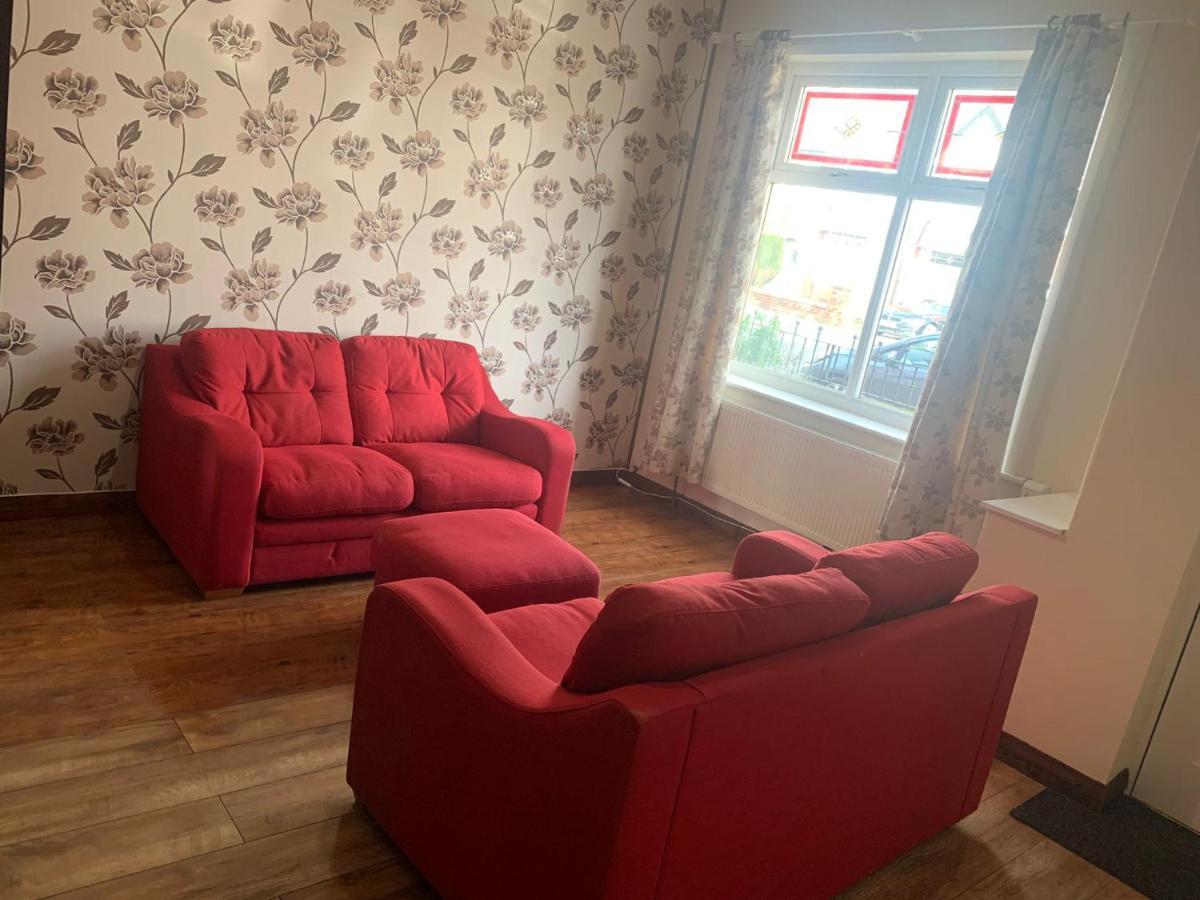 3/4 Bedroom House マンチェスター エクステリア 写真